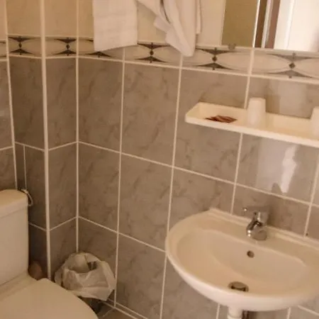 Coq Hardi Hotel *